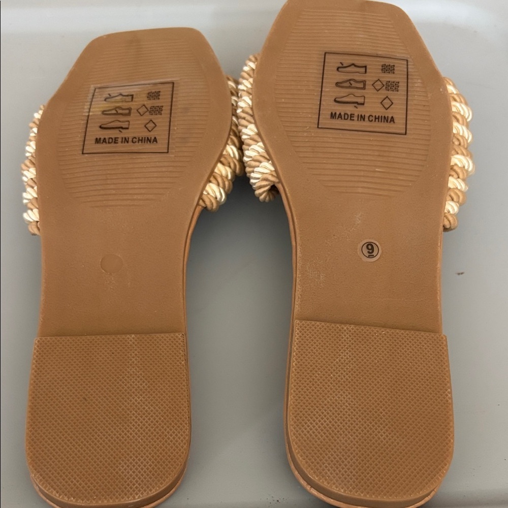 Sheln Stylish Tan and Cream Knotted Sandals NNT size 9 - Picture 2 of 2